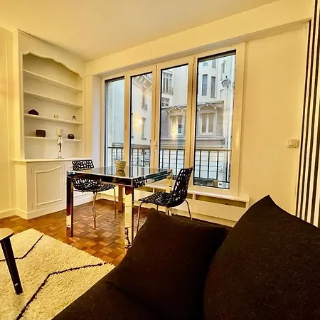 Flat Magnifique 4 P Arc Triomphe Apartman *